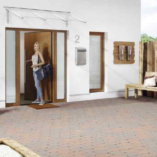 Hörmann Thermo46 Eingangstür dunkelbraun an Klinkerhaus